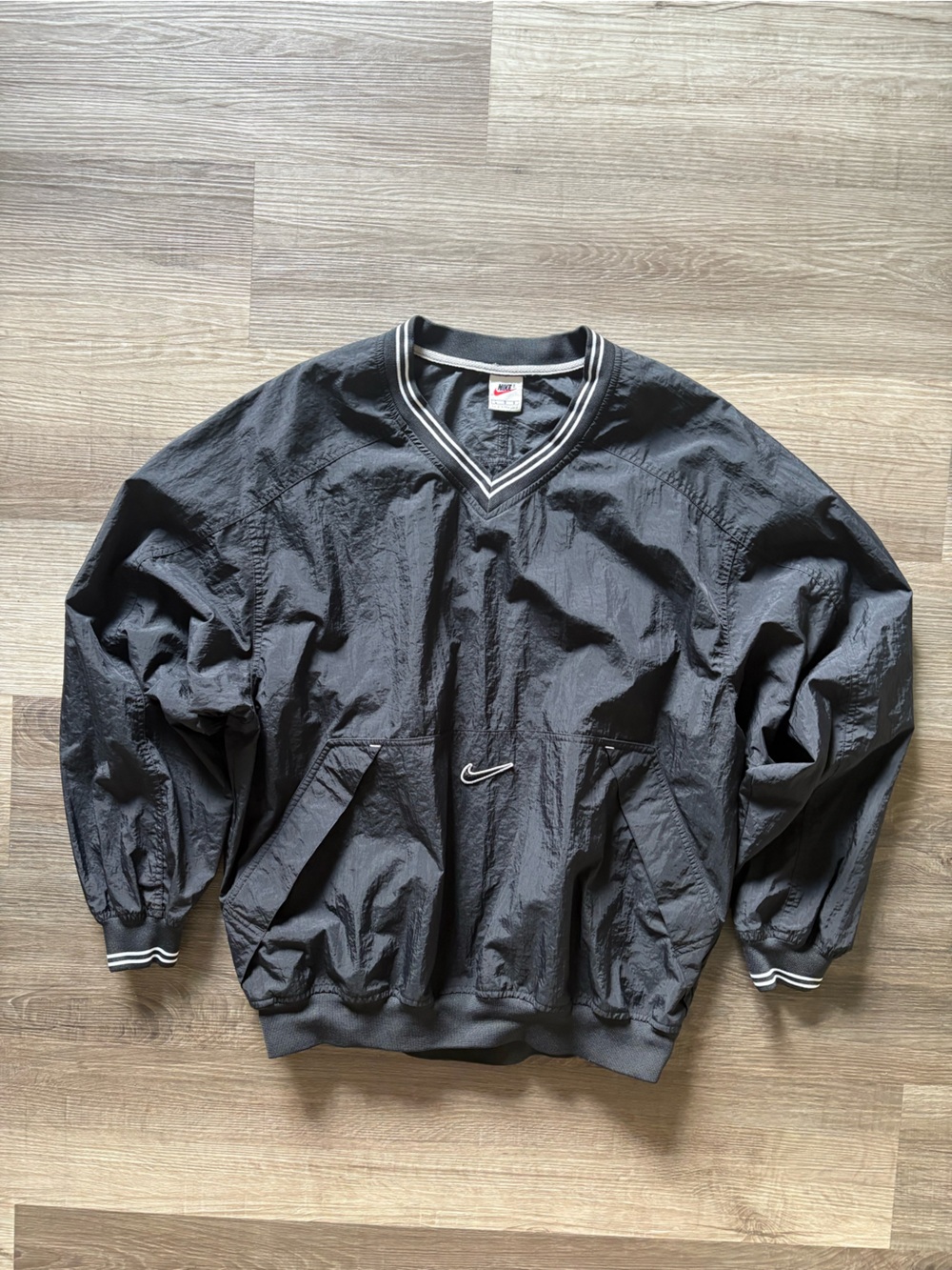 Vintage Nike Center Swoosh V-Neck Pullover Windshirt Jacket Black Nylon Mens L